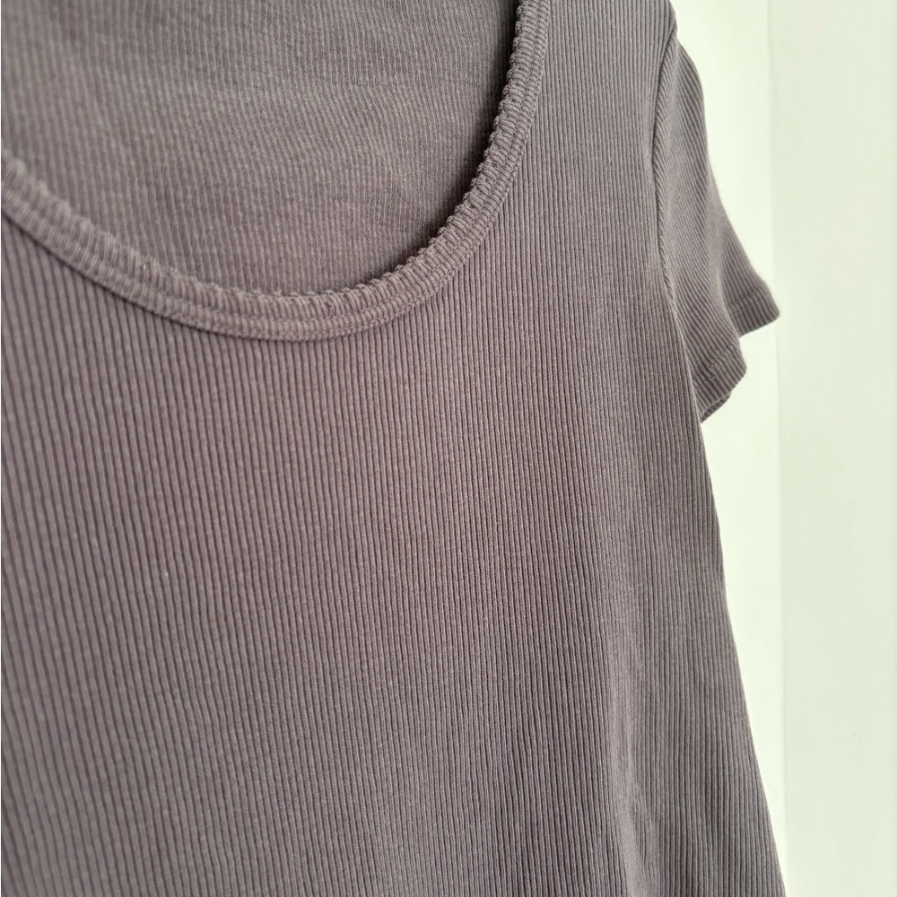 Women's Gray Ribbed Top - Picture 3 of 4
